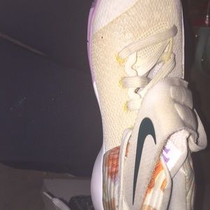 Selling nike kyrie’s flytrap
